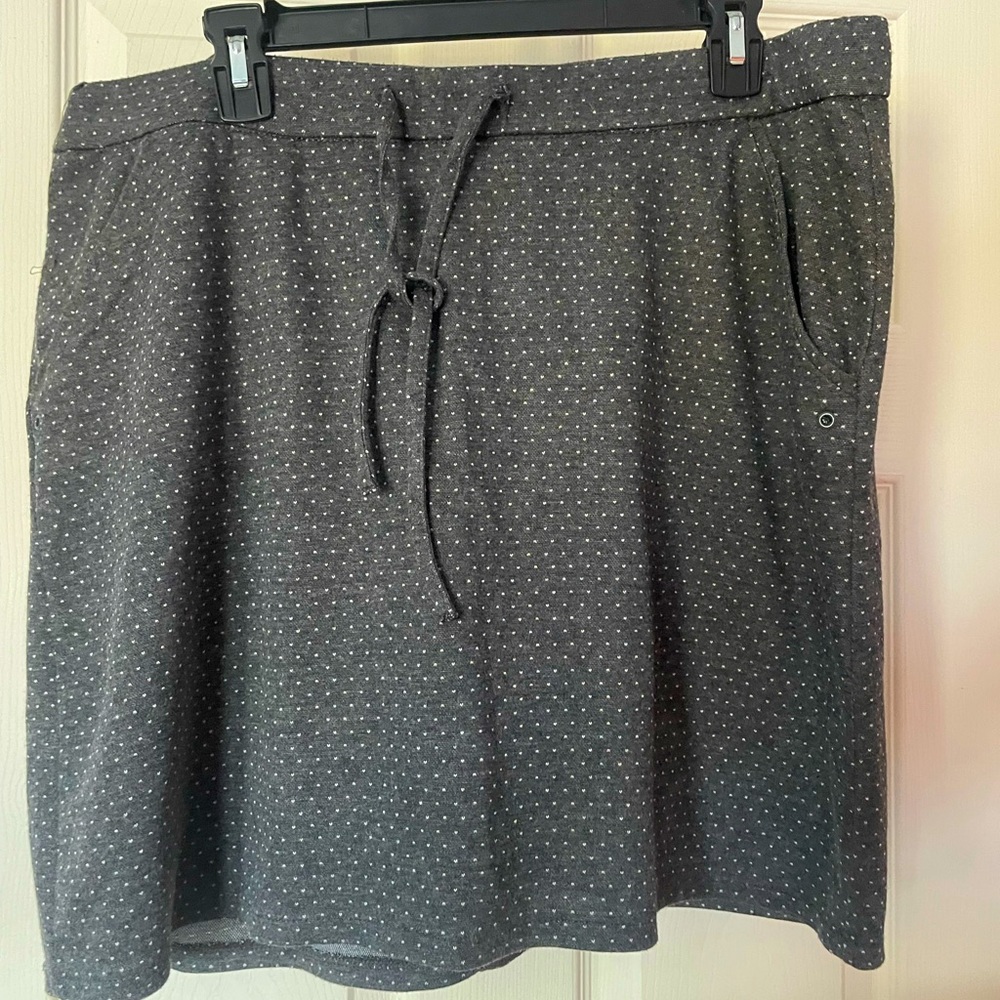 Lee relaxed fit gray polka dot skort 14 medium